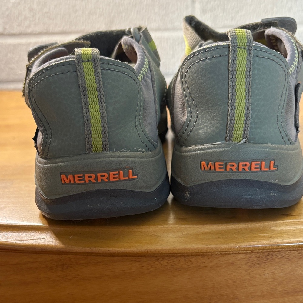 MERRELL HYDRO Sandals Youth Size 6 Waterproof Hiking Outdoor Shoe Closed Sandal - Picture 3 of 9